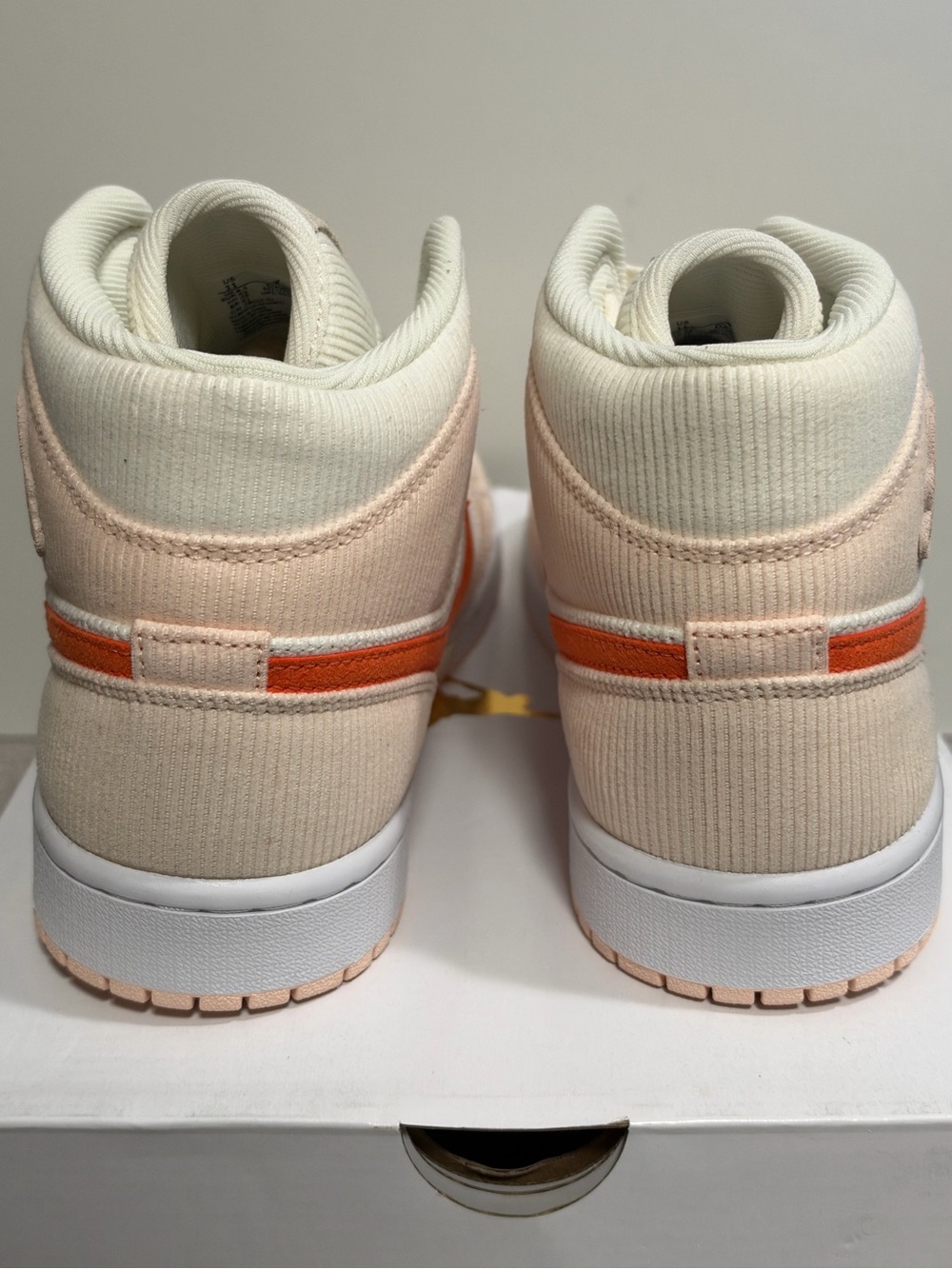 Nike Air Jordan 1 Mid SE Corduroy Sail Size 11 Women/ 9.5 Men NEW DA8009108 - Picture 4 of 10